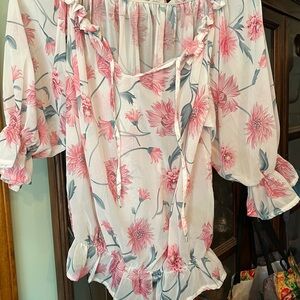 Chic Ruffled Floral Blouse in Pink and White